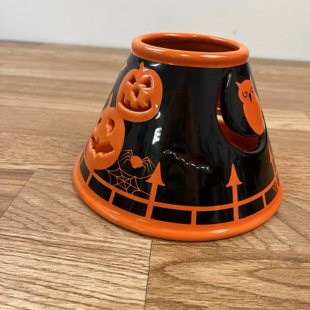 White Barn Candle Company Halloween Ceramic Shade Owl Crow Pumpkins Spiders Bats - Picture 1 of 8